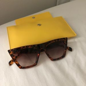 NWOT cateye tortoise sunglasses